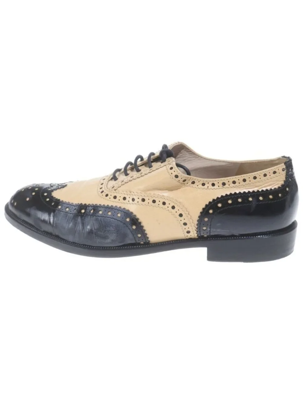 Chanel CC Spectator Oxfords Wingtip Oxford Lace Up Leather Shoes Beige Black